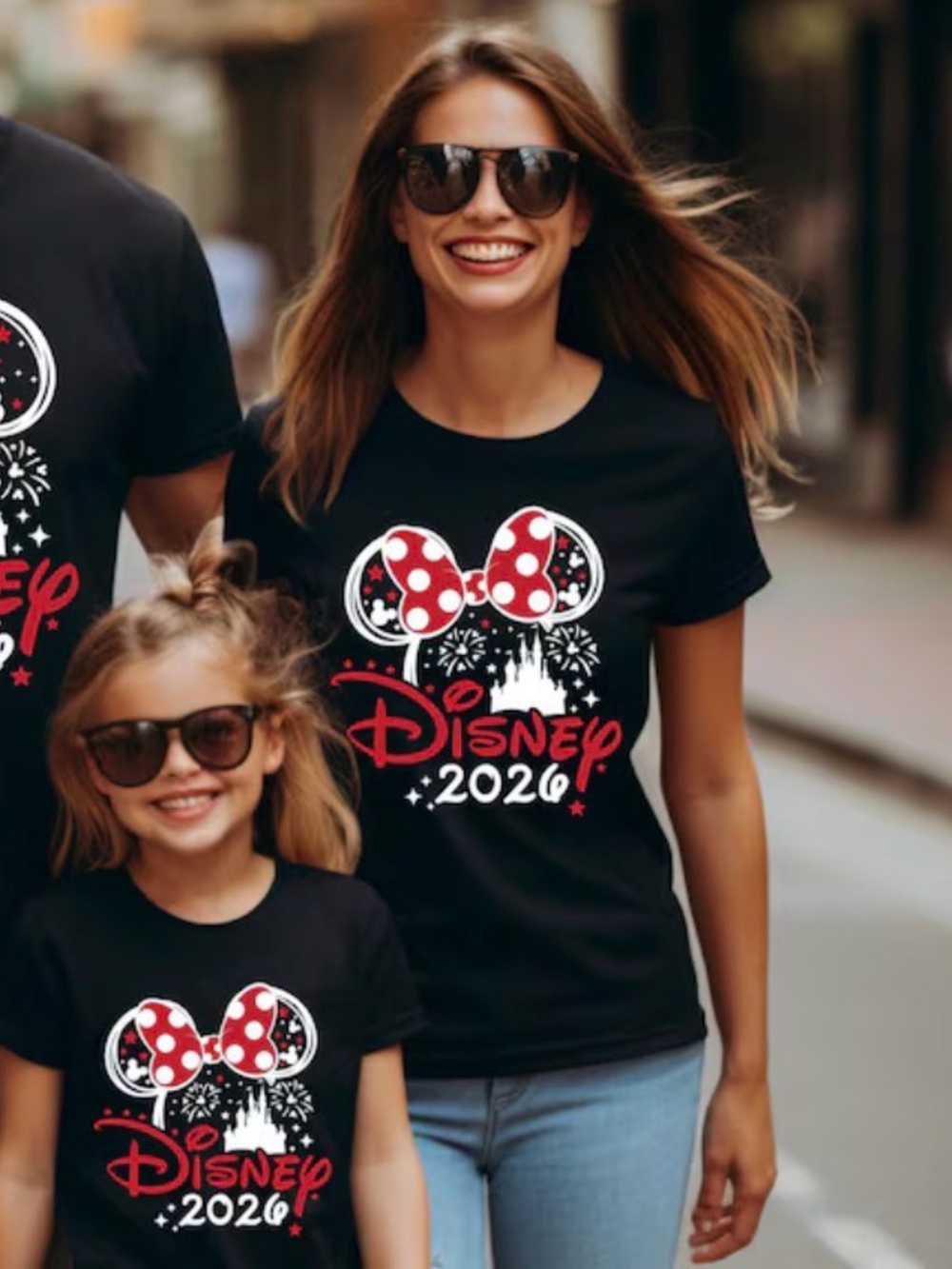 Disney Black Women’s Tee with Red & White Minnie Mouse Bow Graphic Size L